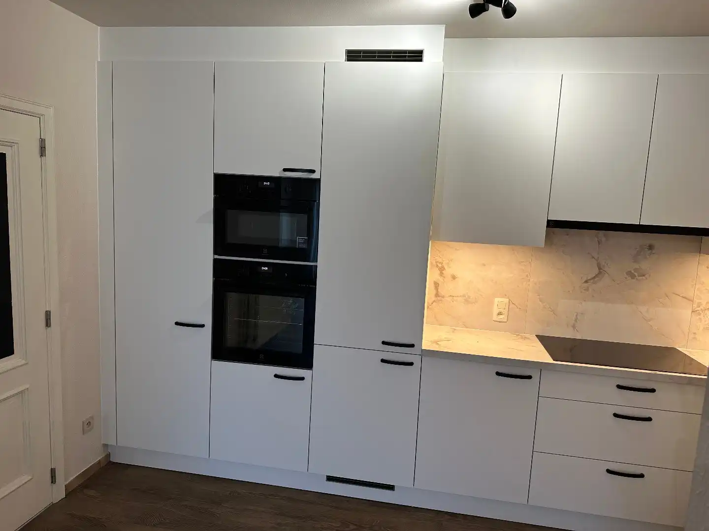 Appartement met 2 slaapkamers, berging en gesloten garage !  foto 3