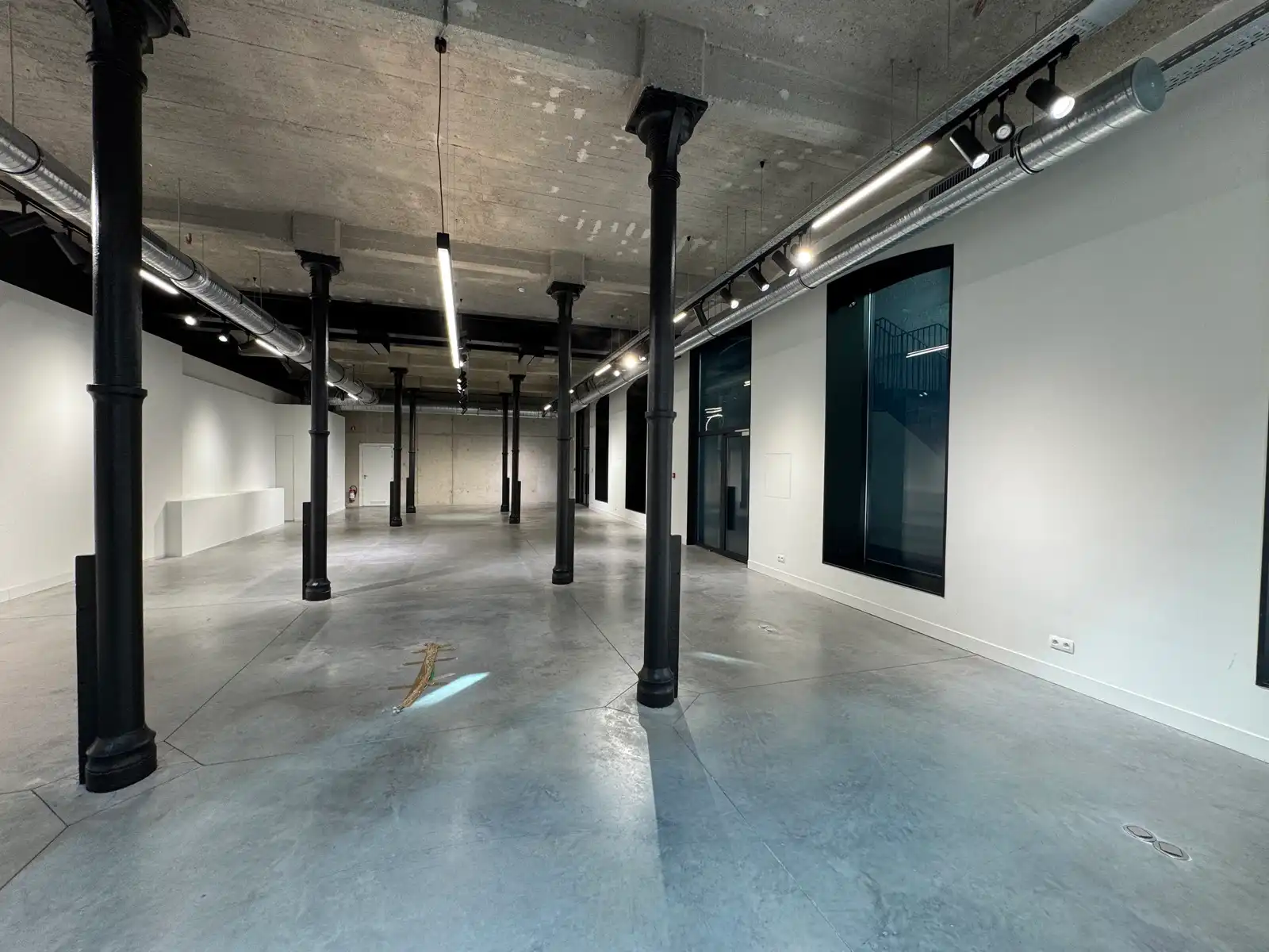 Industriële showroom in hartje Antwerpen foto 10