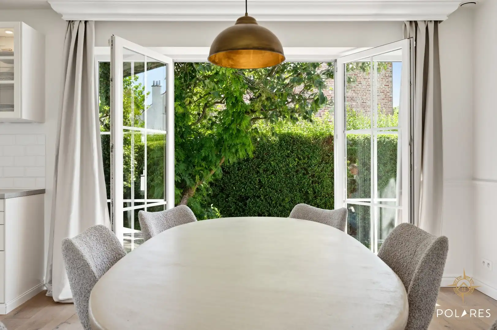 Volledig gerenoveerde moderne bungalow met zwembad – 100% instapklaar! foto 12
