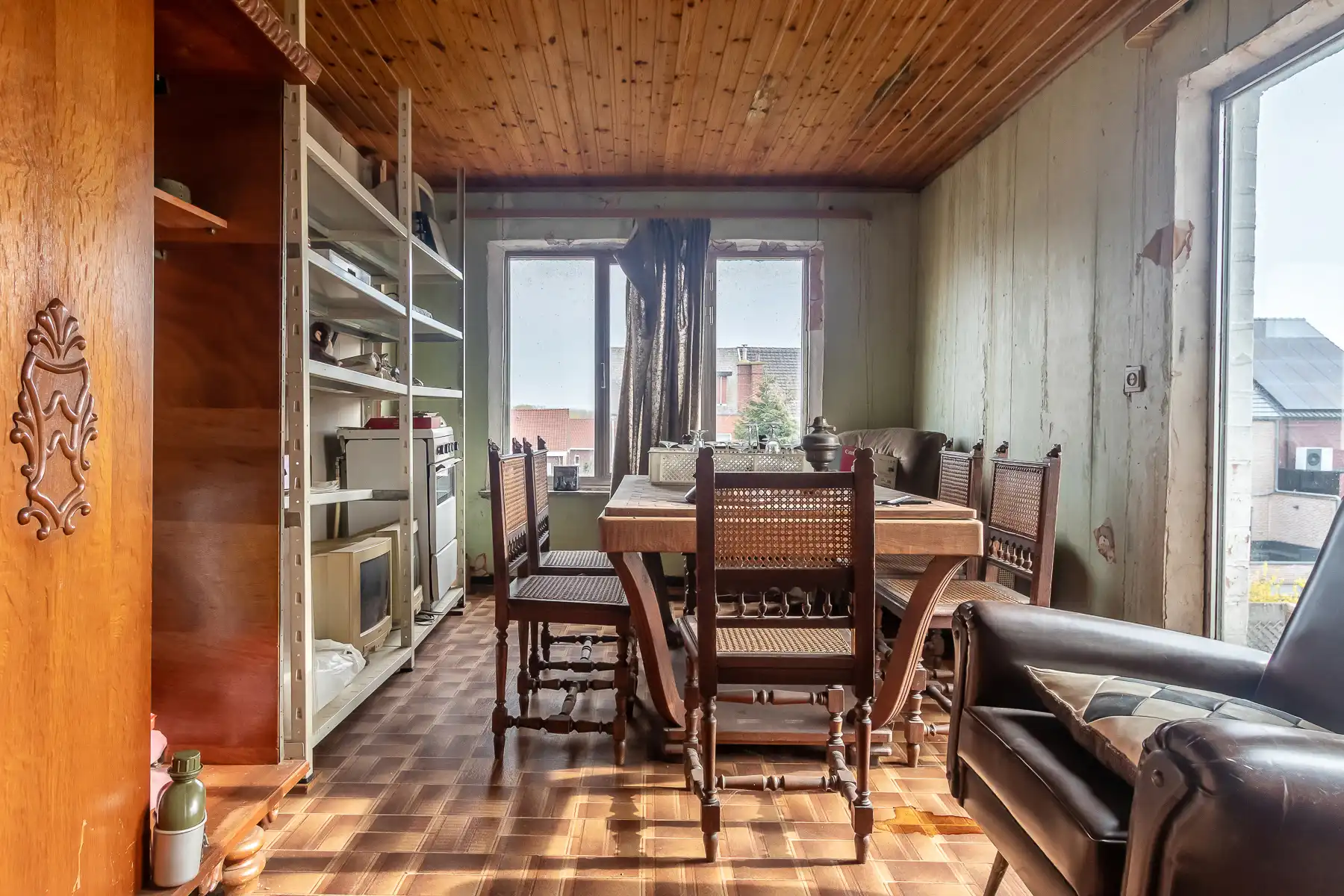 Ruime, te renoveren woning met veel potentieel nabij centrum foto 25