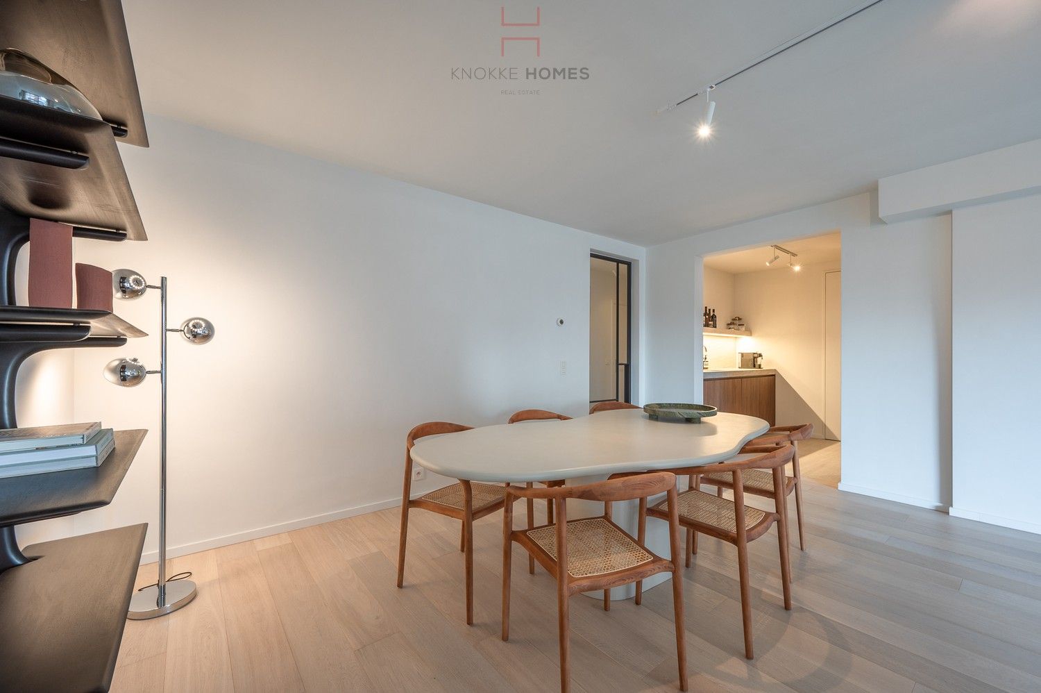 Vernieuwd appartement met zuidgericht terras vlakbij het strand in Duinbergen foto 9