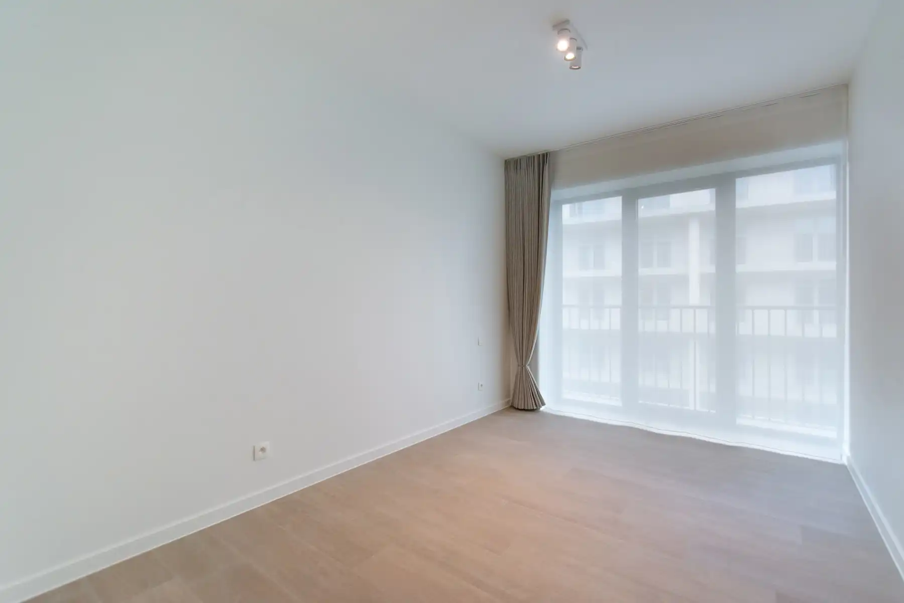 Prachtig Modern nieuwbouwappartement met 1slpk. en balcon foto 9