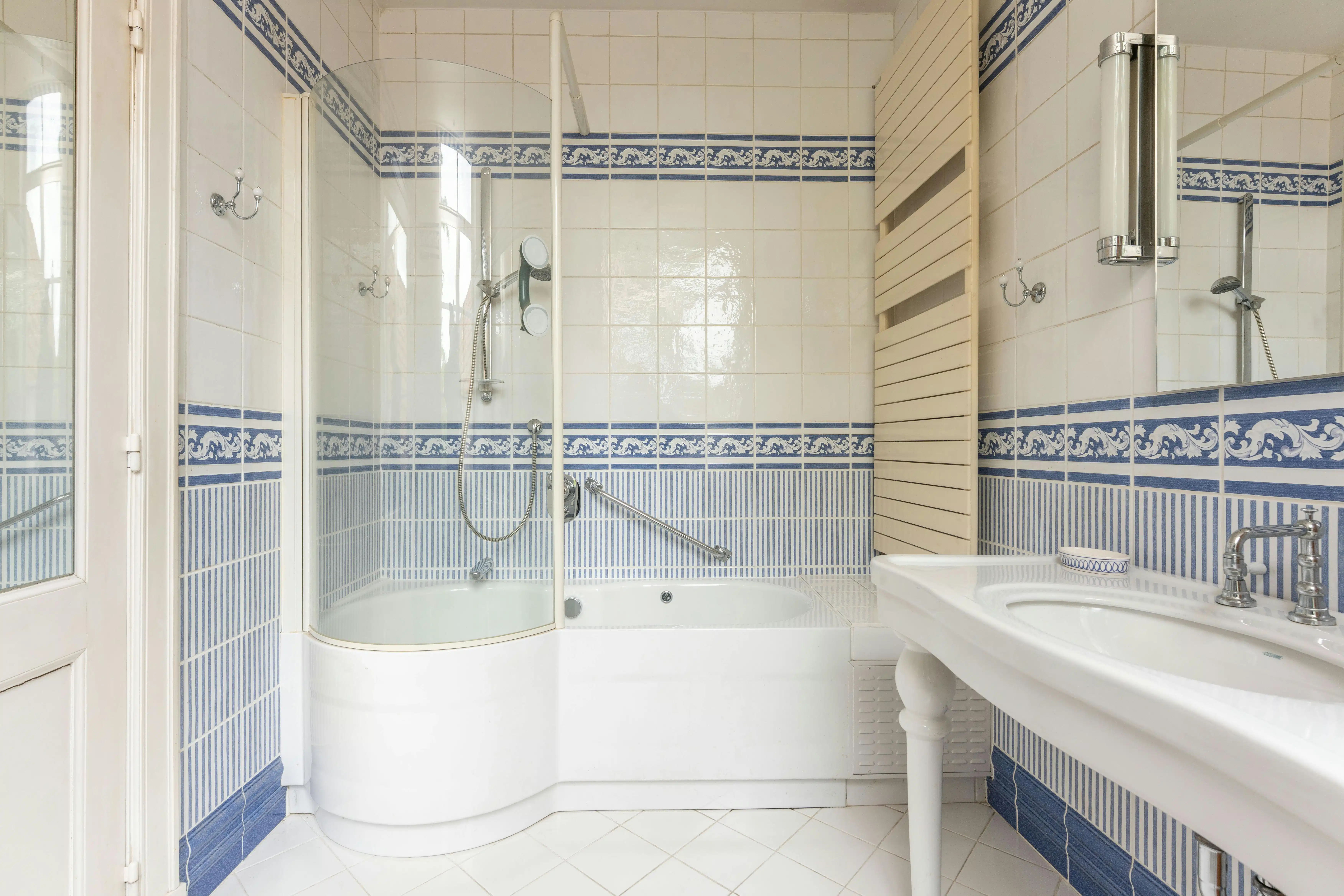 Exclusief herenhuis te koop in hartje brugge foto 15
