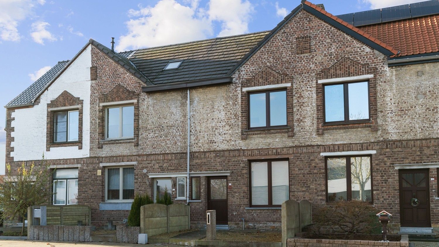 Volledig gerenoveerde woning met 3 slaapkamers en tuin. foto 2