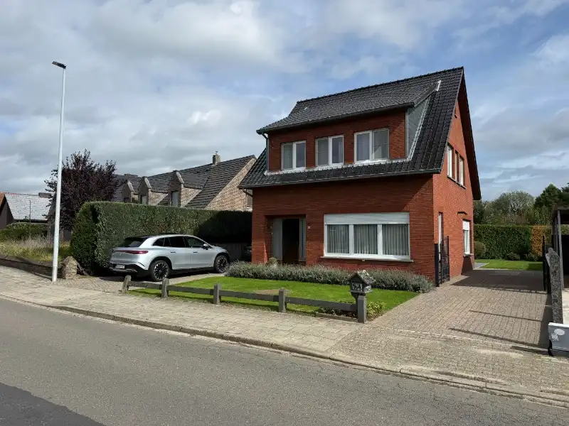 Vrijstaande woning met 3 slaapkamers, garage en tuin in Geel foto 2