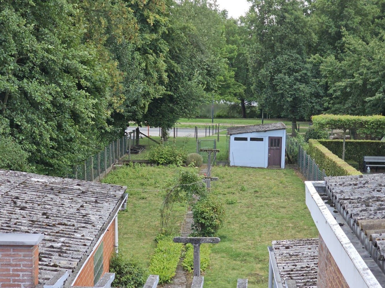 Karaktervolle driegevelwoning met tuin en garage foto 22