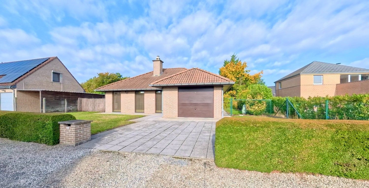 Hoofdfoto van de publicatie: Ruime woning op toplocatie met grote tuin en inpandige garage!