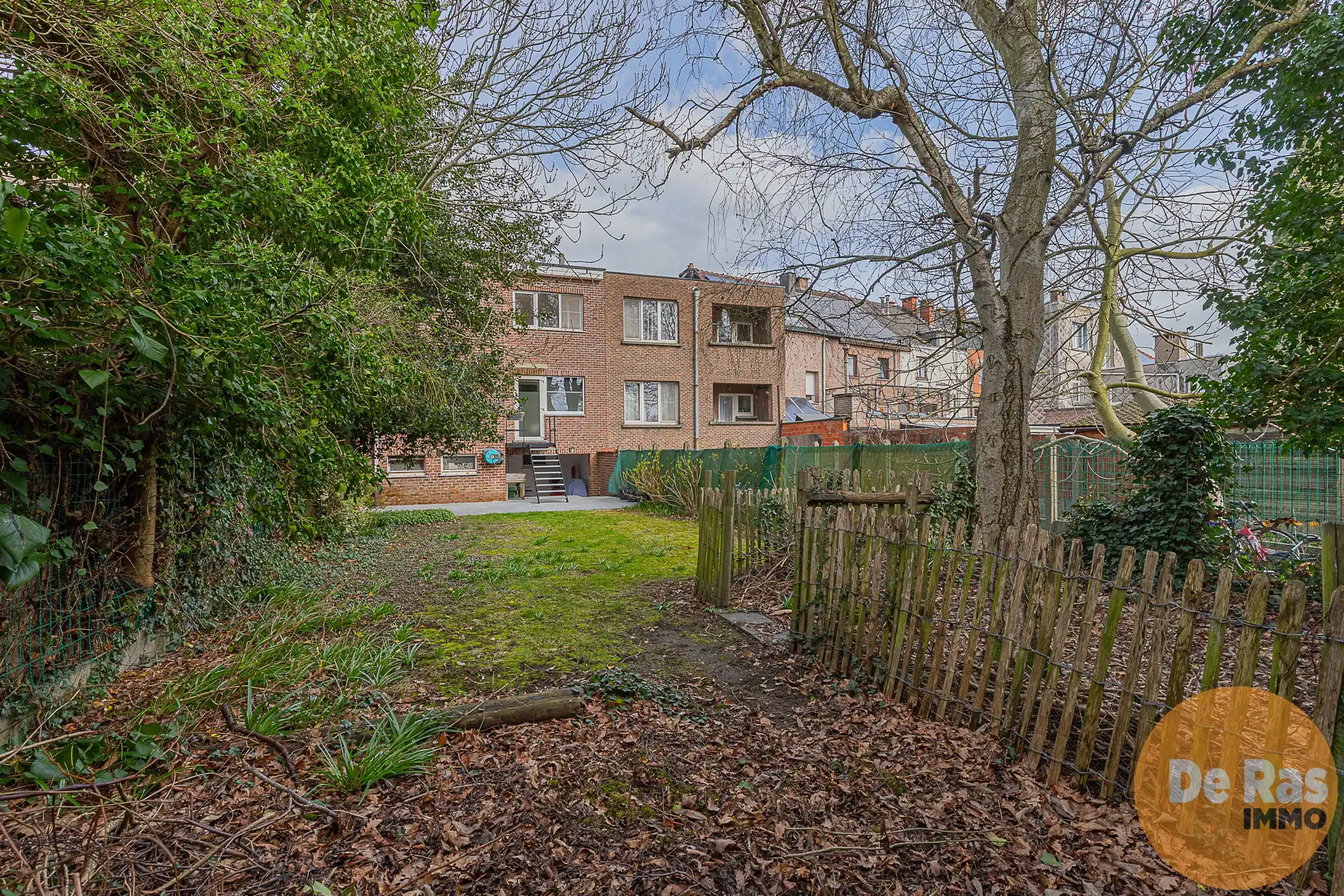 Hoofdfoto van de publicatie: AALST - Appartement met 2 slk, tuin, garage op topligging. 