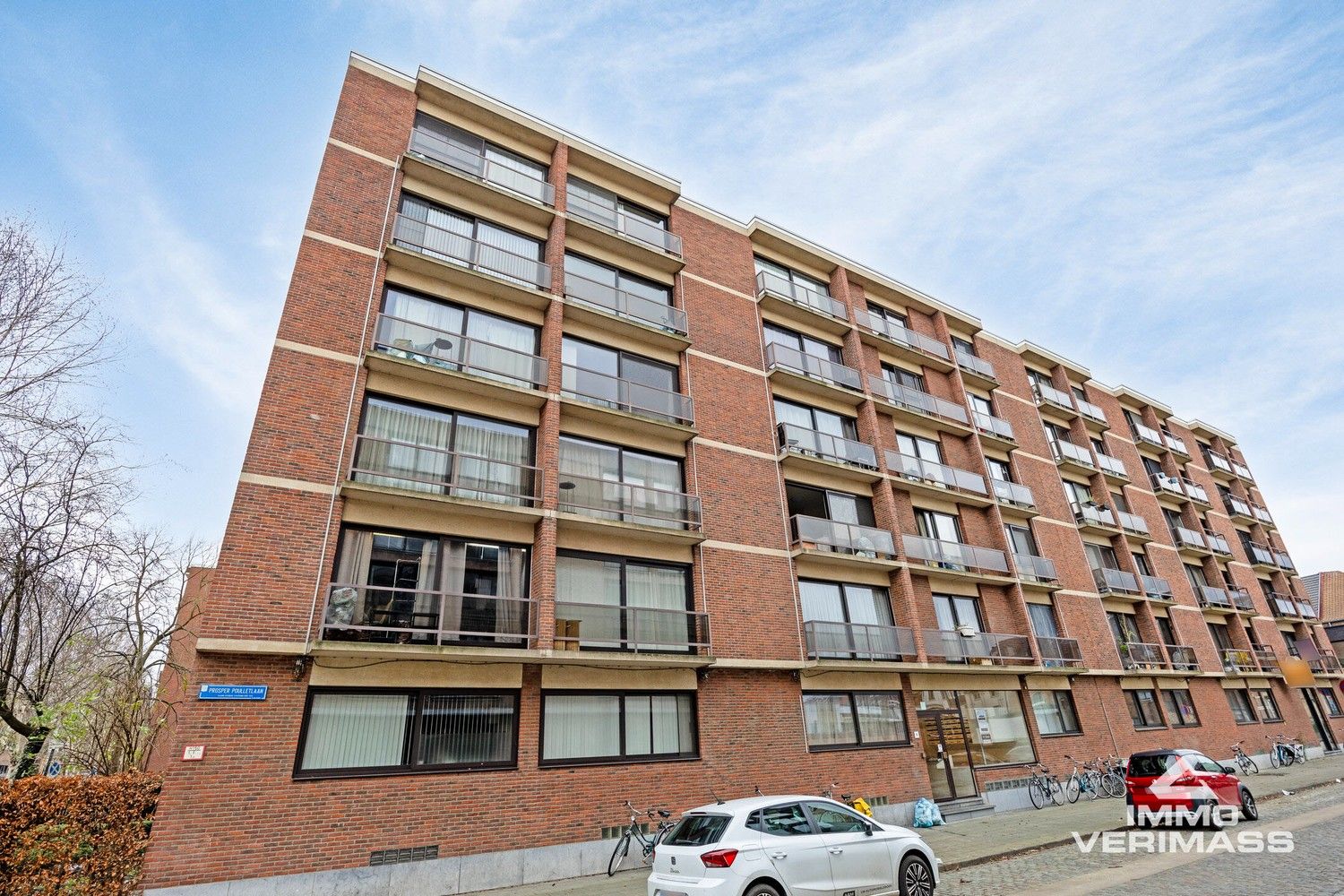 Afgesloten garagebox op toplocatie in centrum Leuven foto {{pictureIndex}}