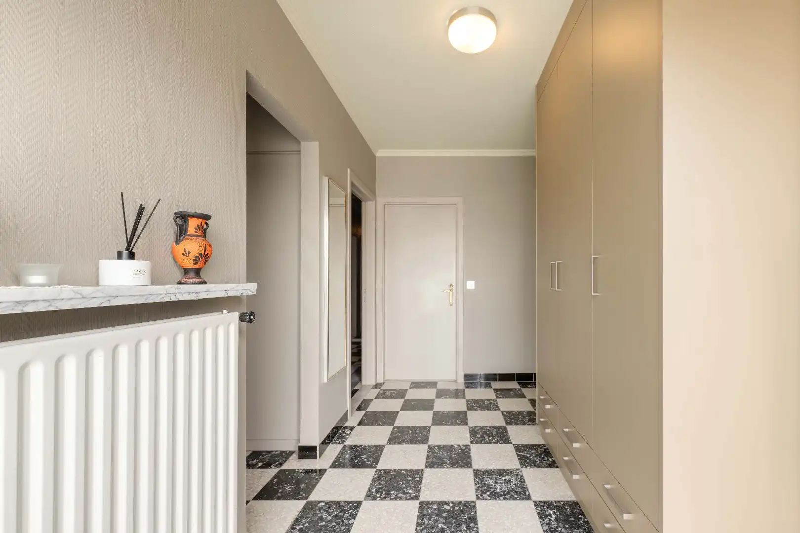 ALLEENSTAANDE WONING OP 1.009 m² MET 3 SLPKS EN TUIN  foto 3