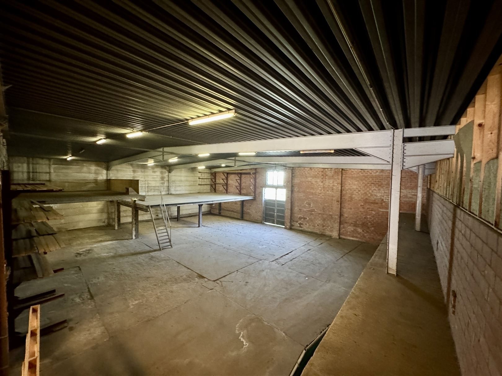 Woning met kantoren en magazijn van 1500m² foto 36
