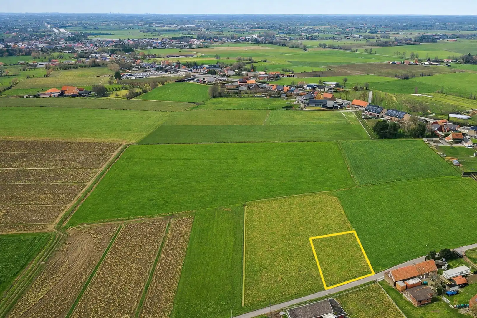 Uniek perceel bouwgrond met landelijk verzicht foto 2