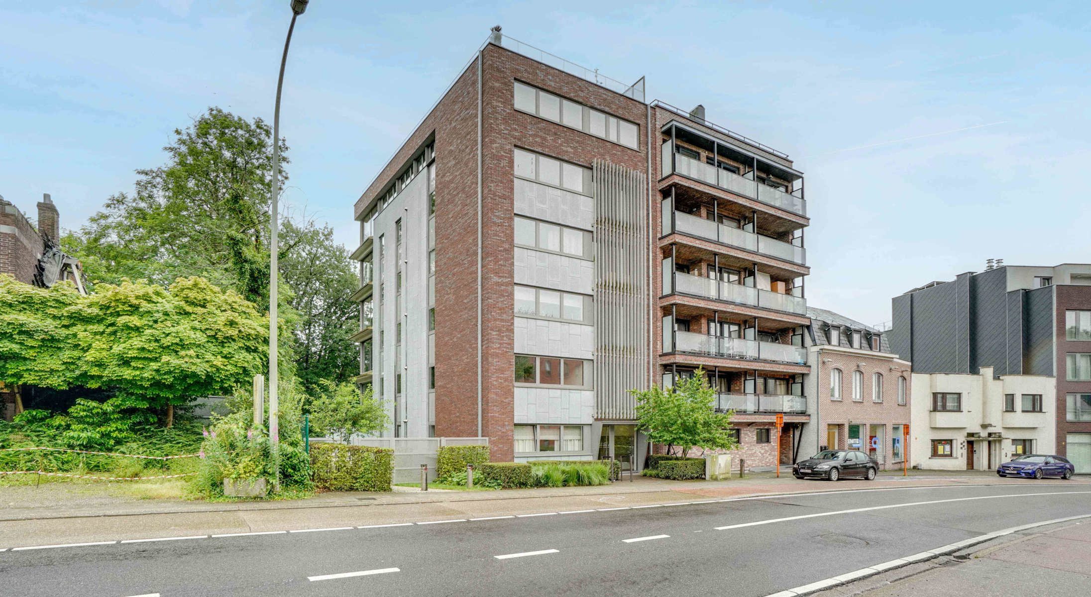 LUXEAPP (147m2) MET 2 SLK, TERRAS,  2 AUTOSTAANPL TE GENK!  foto 37