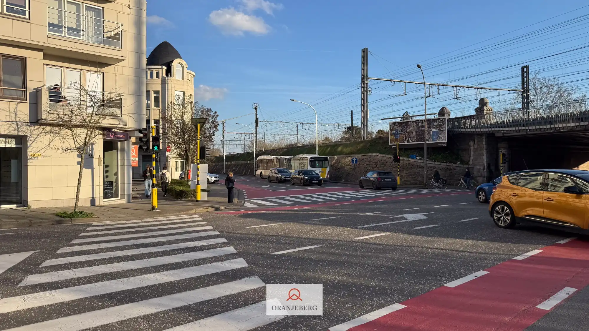 Hoek handelspand op commerciële ligging met veel visibiliteit foto 13