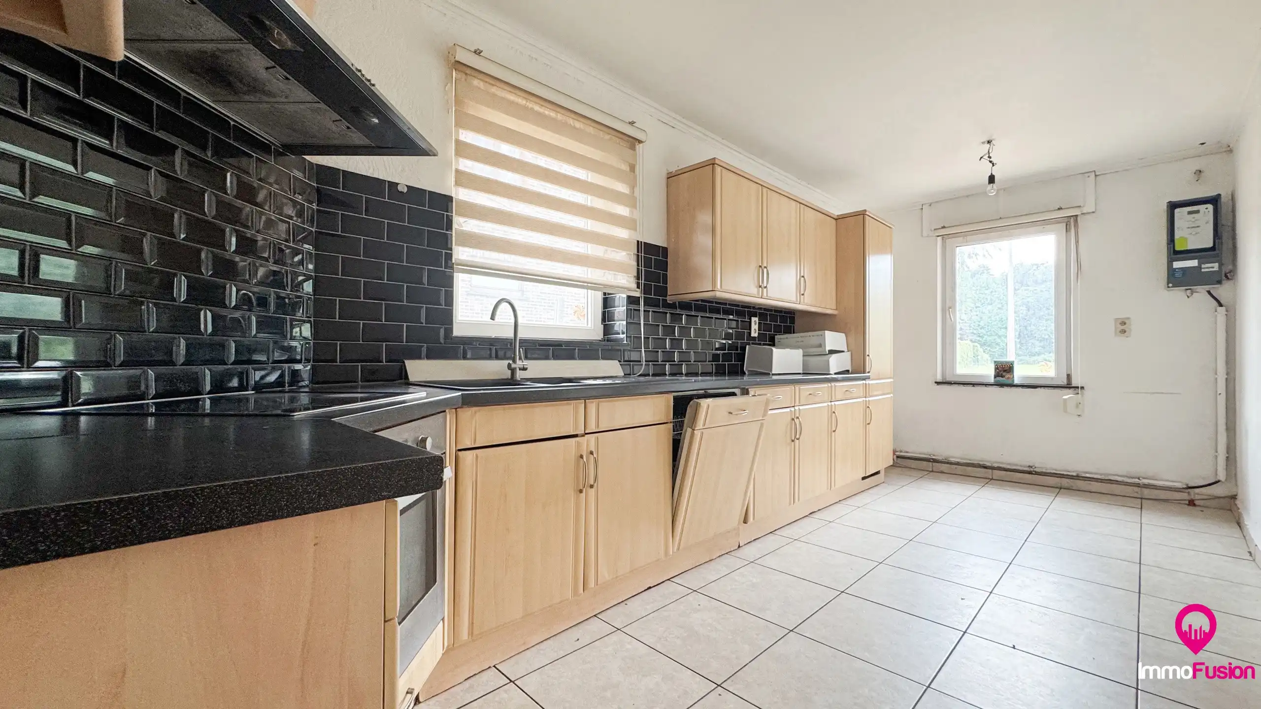 Te renoveren woning op groot perceel te Heusden-Zolder! foto 9