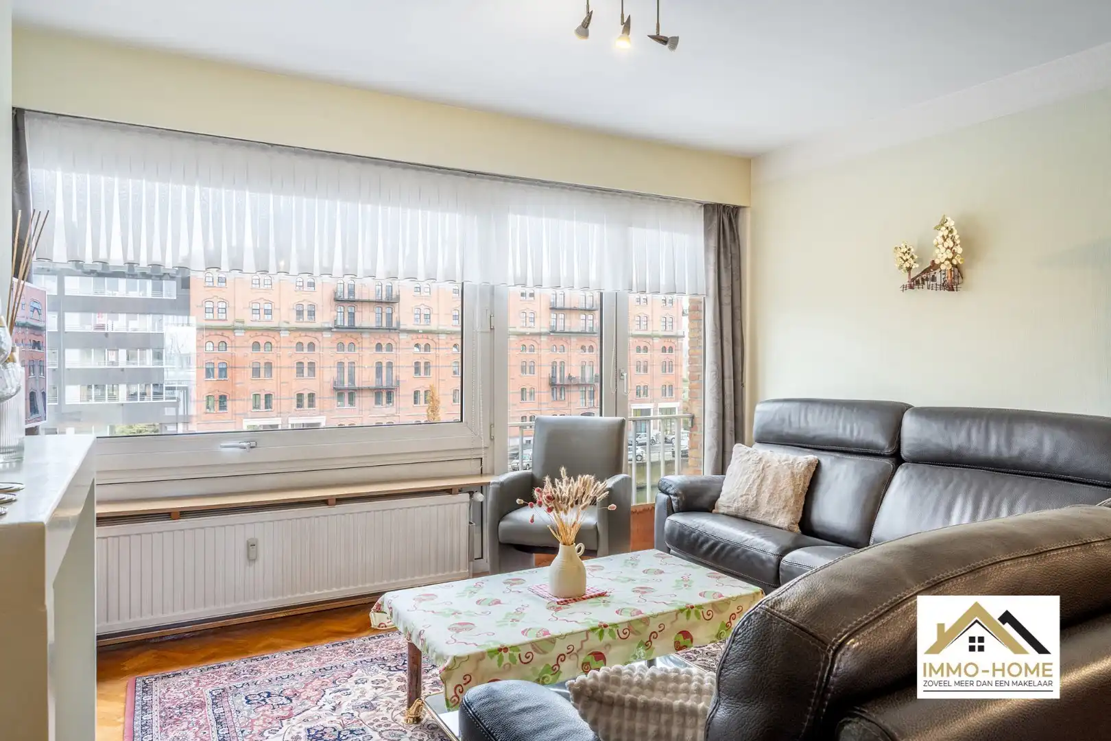 Ruim appartement inclusief autostaanplaats met uitzicht over skyline Gent  foto 6