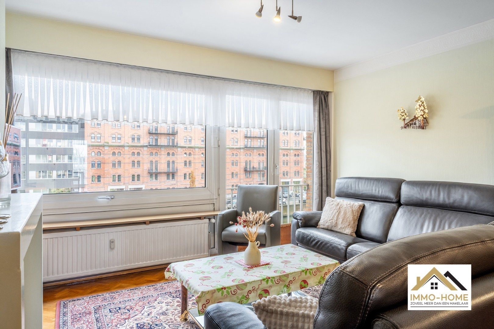 Ruim appartement inclusief autostaanplaats met uitzicht over skyline Gent  foto 6