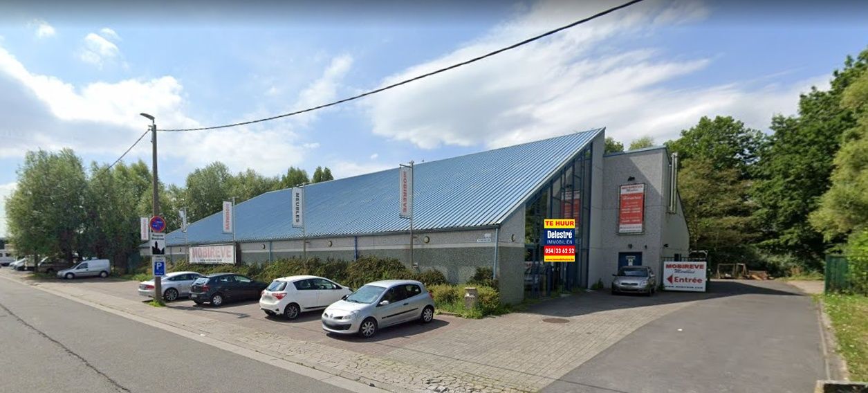 RUIM COMMERCIEEL GEBOUW MET PARKING foto {{pictureIndex}}