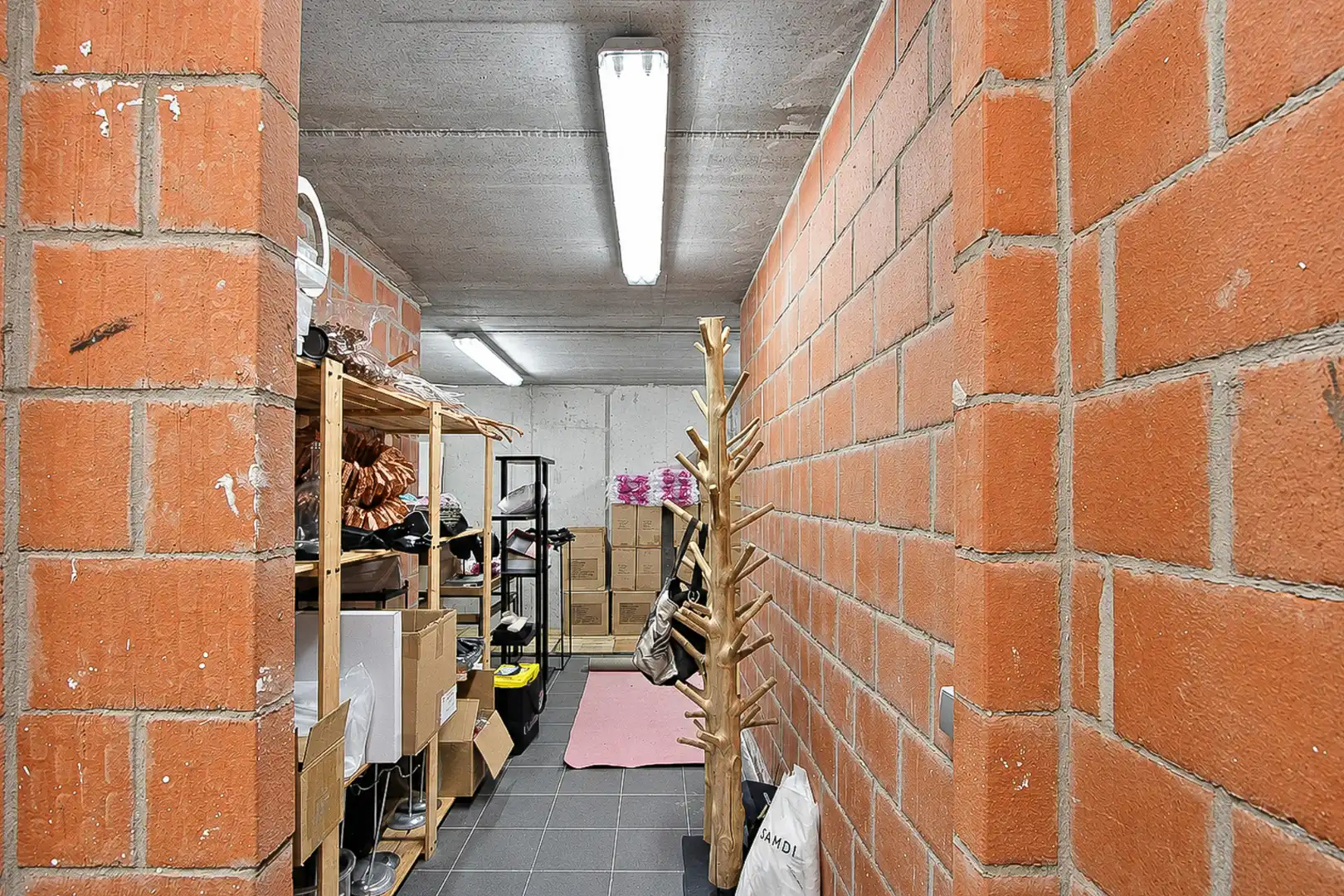 Moderne winkel met hoge plafonds te huur Lippenslaan 333 (vanaf 1/4/2027) foto 12