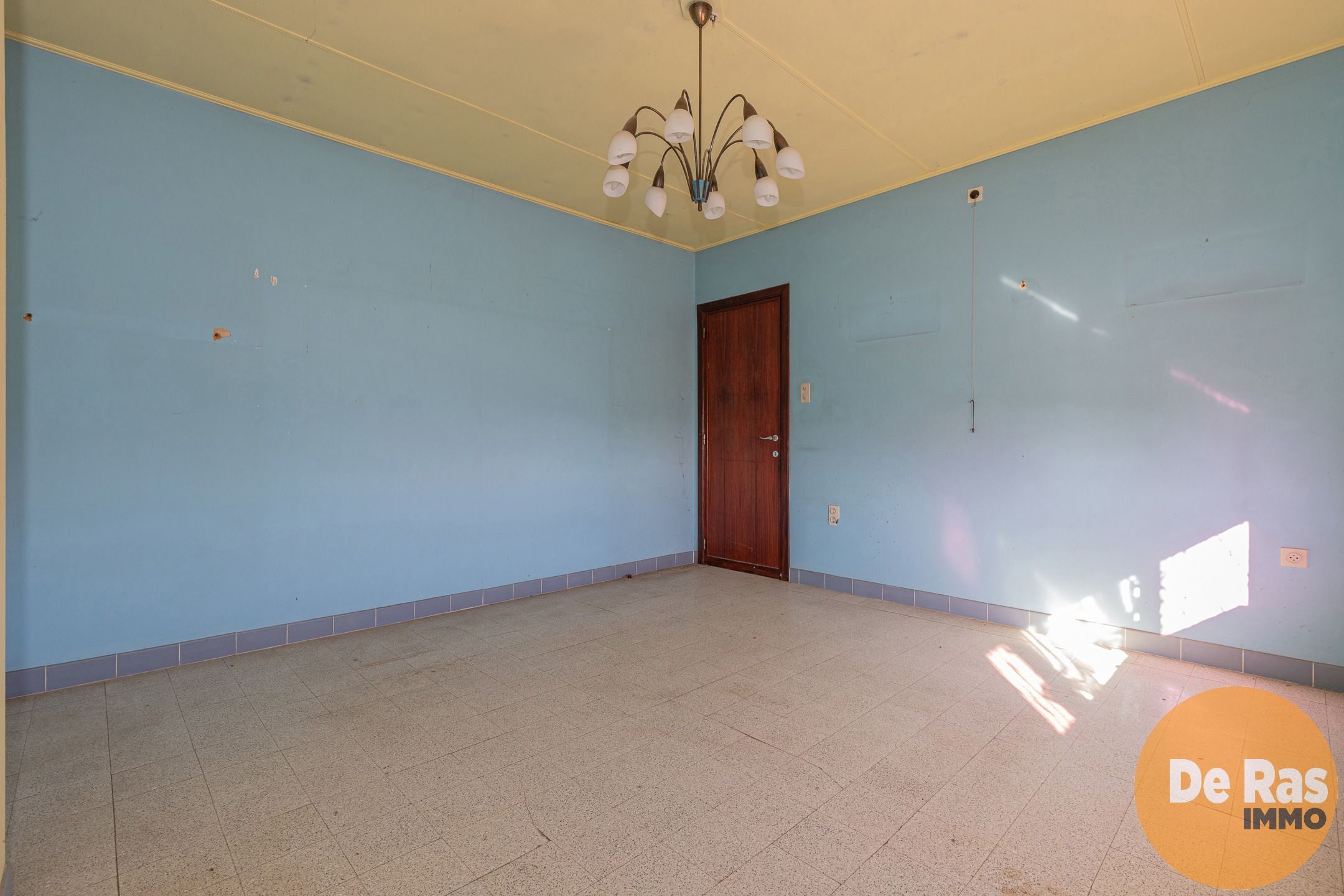 AAIGEM - Te renoveren woning met groot perceel  foto 8