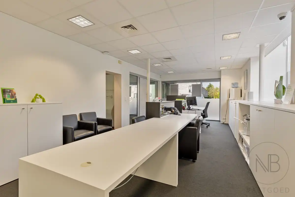 Instapklare en goed gelegen kantoorruimte foto 10