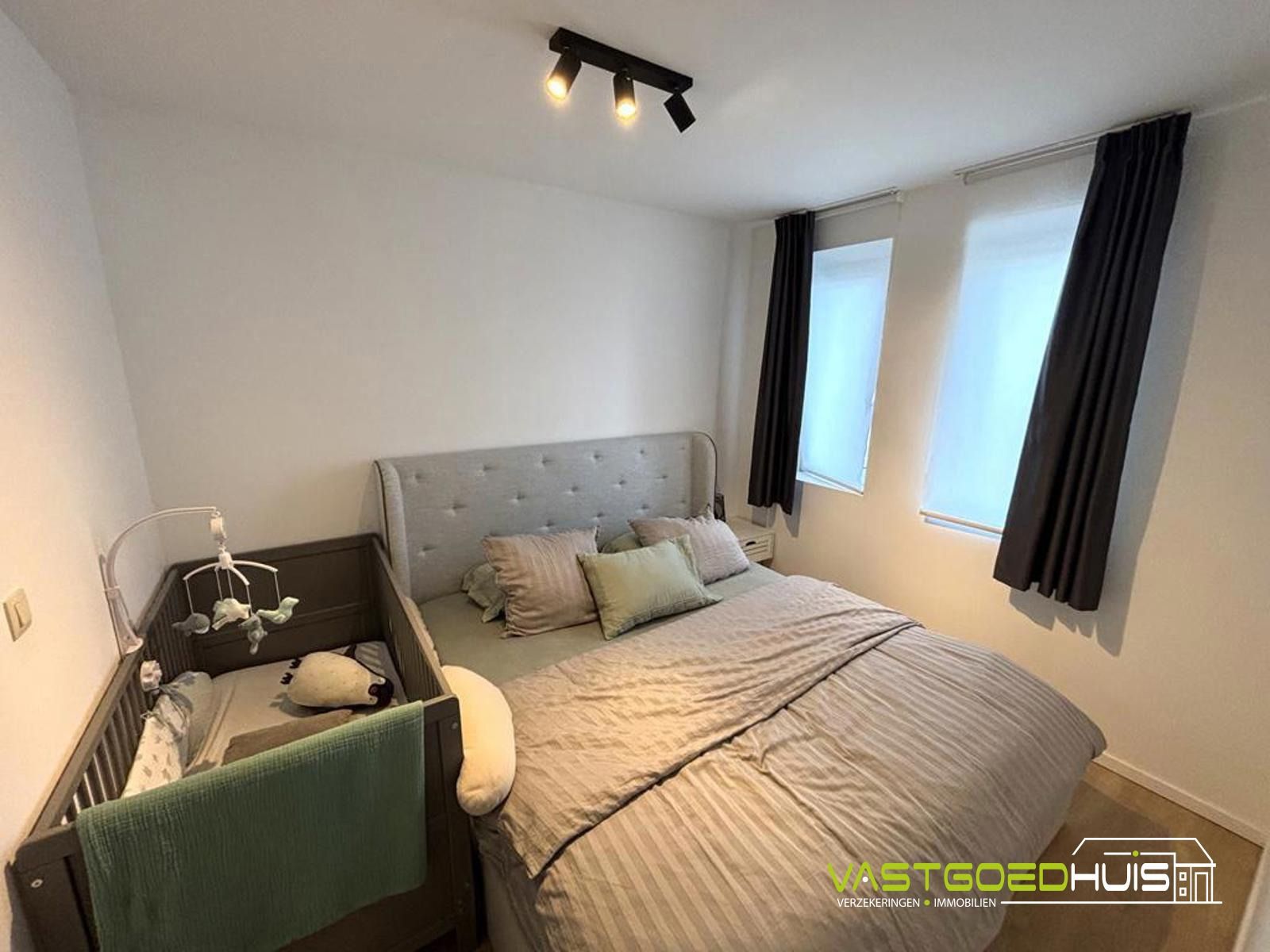 Appartement met 2 slaapkamers, terras en autostaanplaats! foto 19