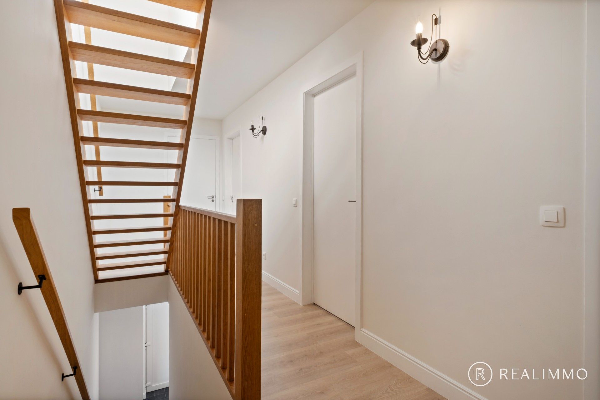 Verrassend ruime nieuwbouwwoning met 4 slaapkamers foto 8