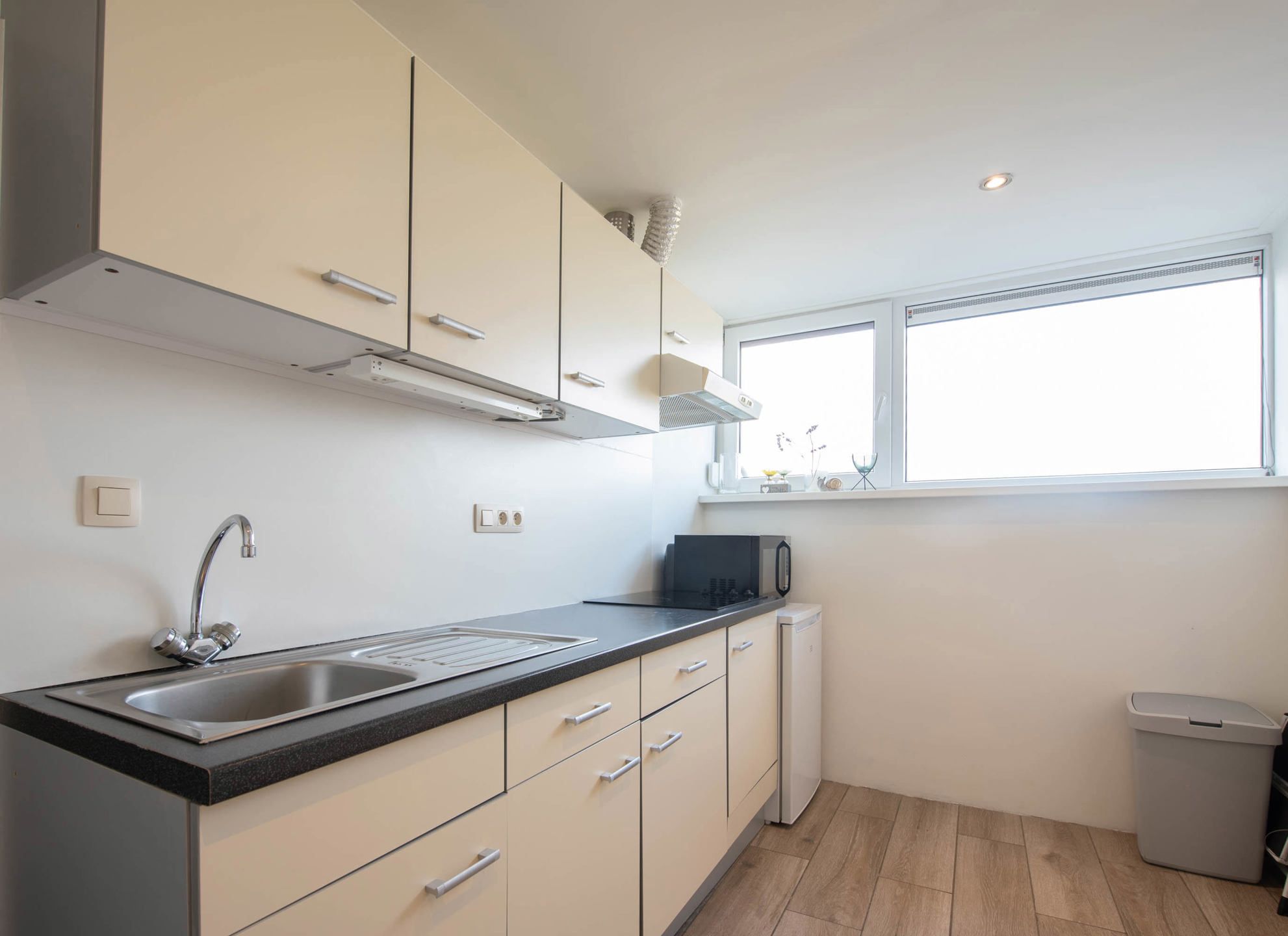 Bemeubelde studio vlakbij Maastricht  foto 4