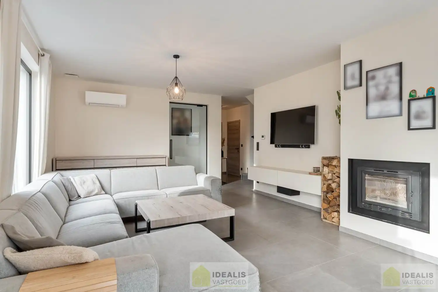 RECENTE, PERFECT ONDERHOUDEN EN MODERN OPGETROKKEN WONING foto 17