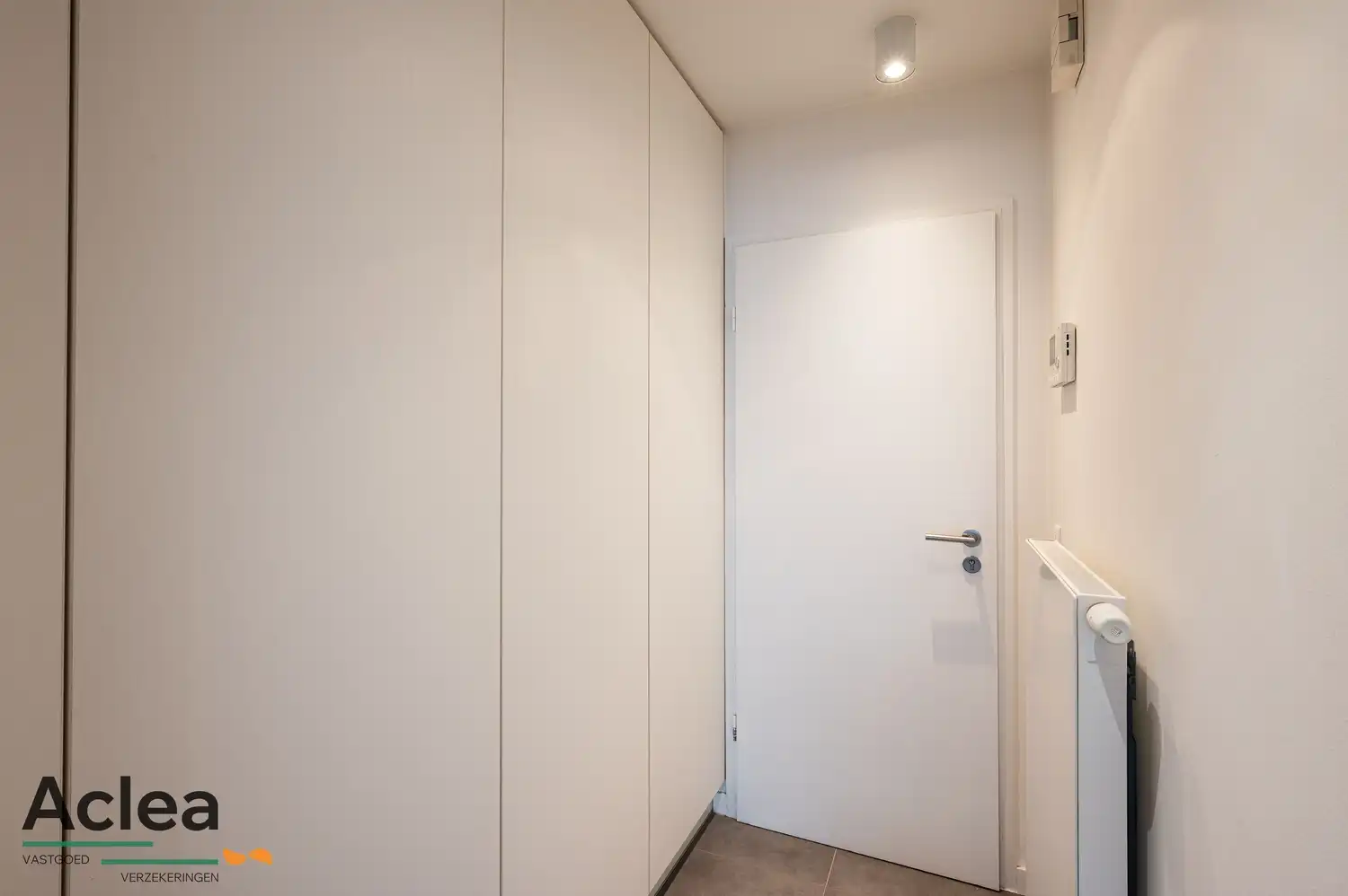 Smaakvol ingerichte studio in de Lippenslaan! foto 3