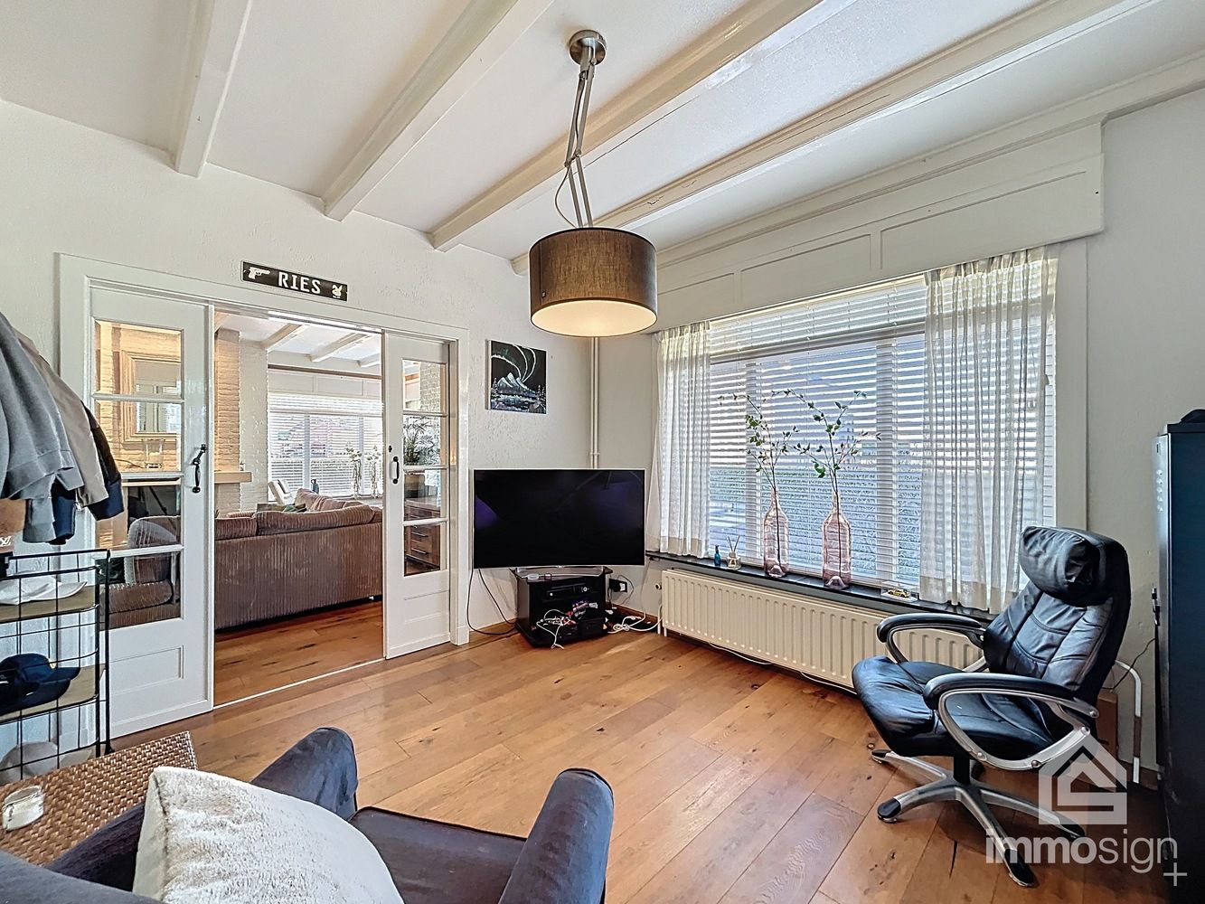 Exclusieve woning voorzien van dubbele garage en bedrijfshal op de Nederlandse grens foto 13