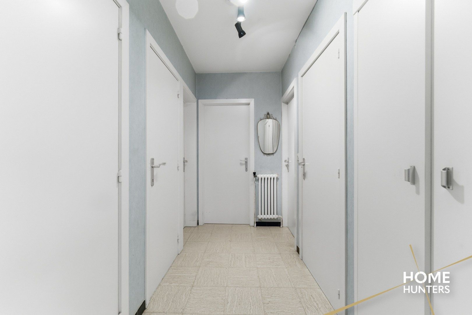 Lichtrijk 2-slaapkamerappartement op gunstige ligging te Ieper foto 3