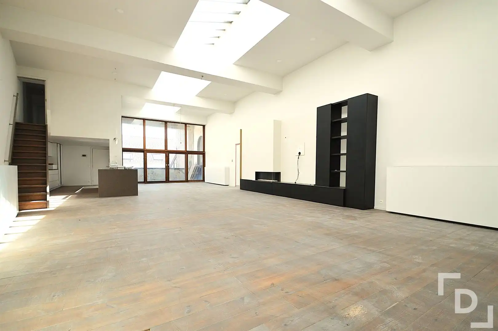 Exclusieve en ruime loft te koop in het hart van Ieper. foto 6