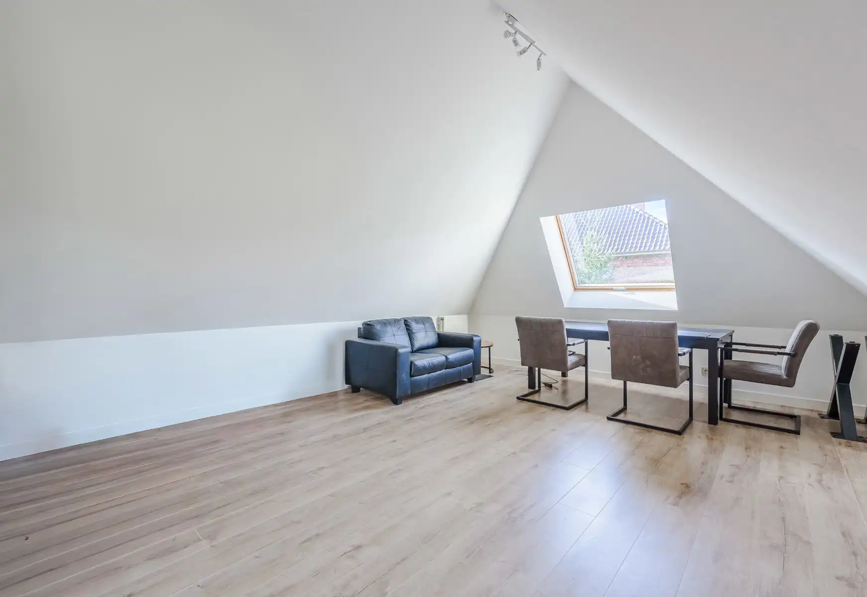 Grotendeels gerenoveerde villa in “De Lint” foto 26