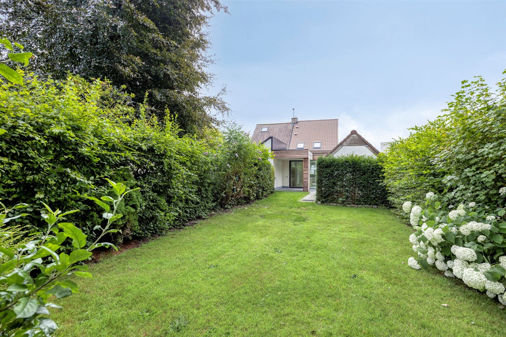 Gerenoveerde woning foto 19