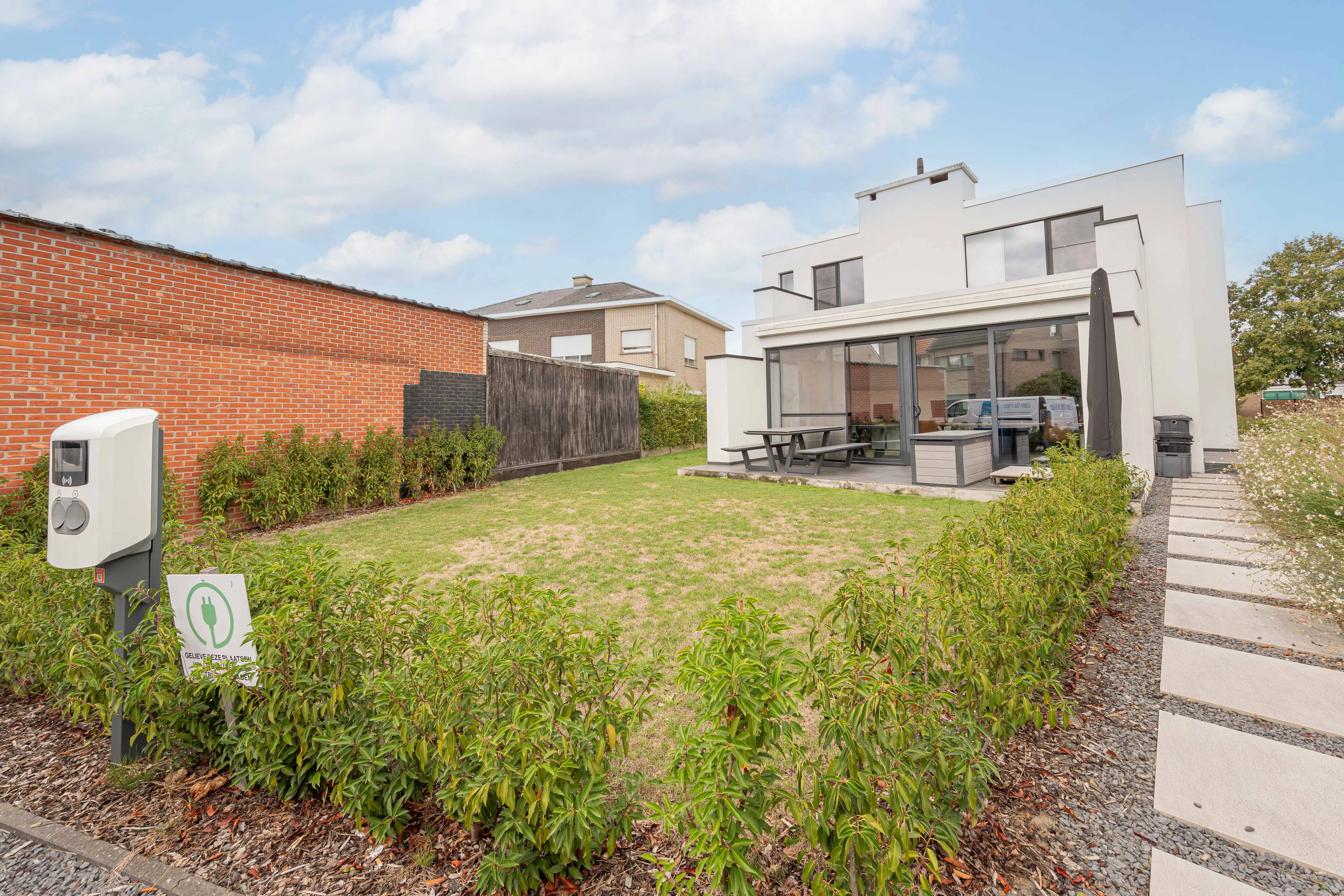Knappe villa met kantoor, studio of praktijk mogelijkheden foto 30