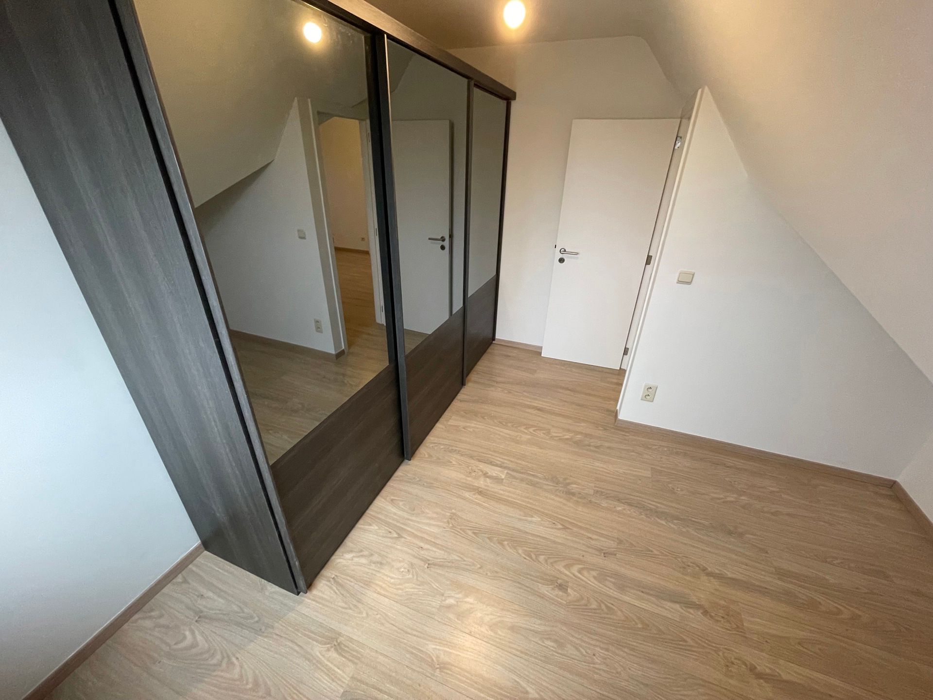 Recent duplexappartement met 2 slaapkamers en dressing foto 10