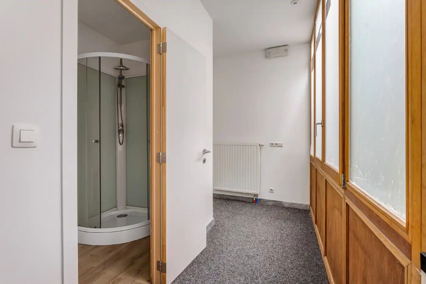 Centraal gelegen handelshuis met woonst foto 9