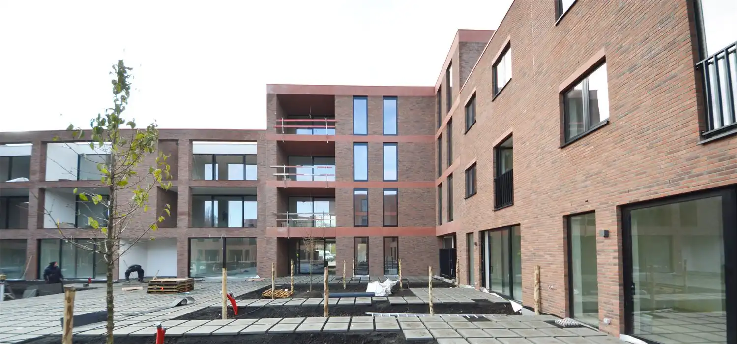 NIEUWBOUW (F.02) MULTIFUNCTIONEEL GELIJKVLOERS PIER KORNEL NABIJ KINE, ARCHITECT, SOEPBAR EN ADVOCAAT foto 8