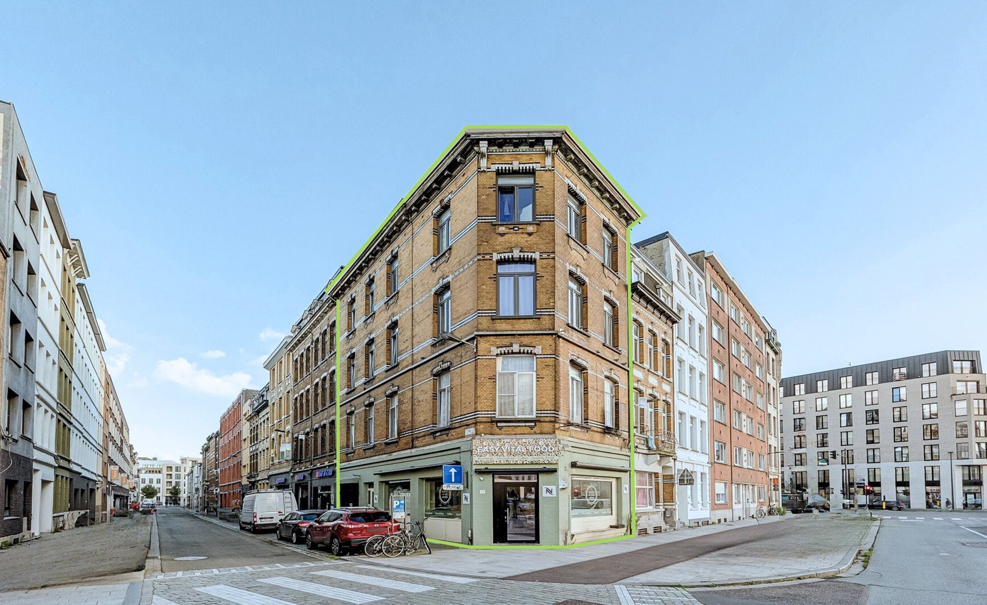 Opbrengsteigendom met horeca en 3 appartementen foto {{pictureIndex}}
