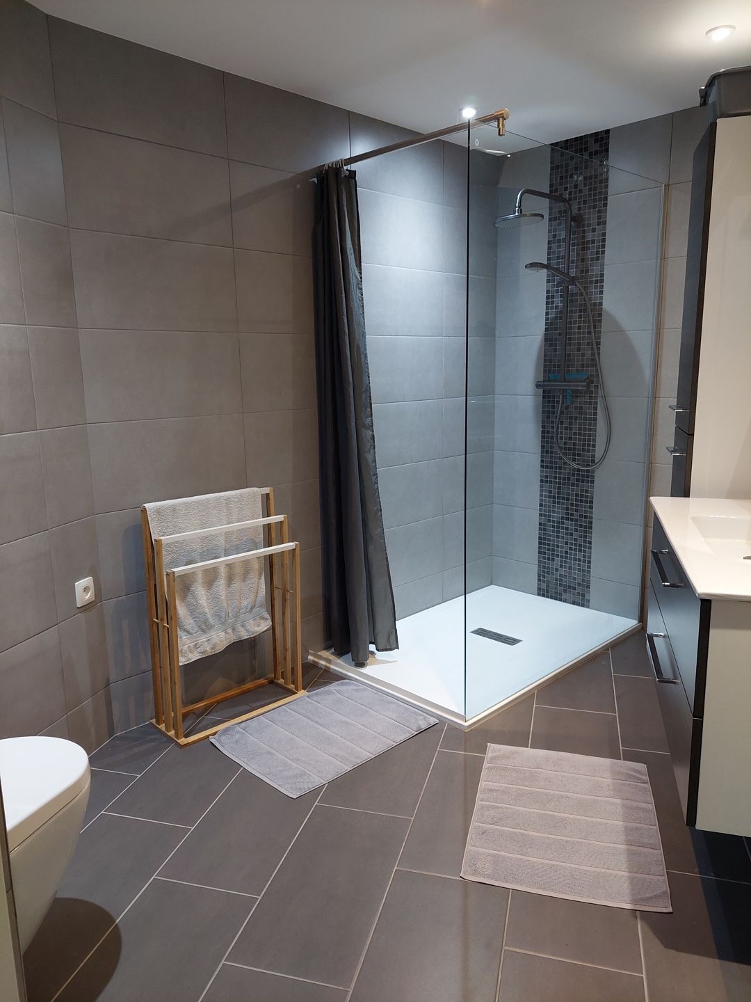 GENT - Instapklaar 4 slaapkamer appartement op 1ste verdiep foto 19