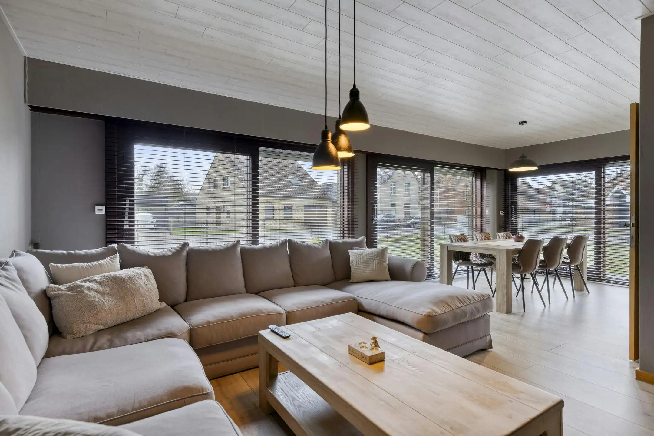 Huis met 3 ruime slaapkamers + bureau te Sijsele (Damme) foto 4