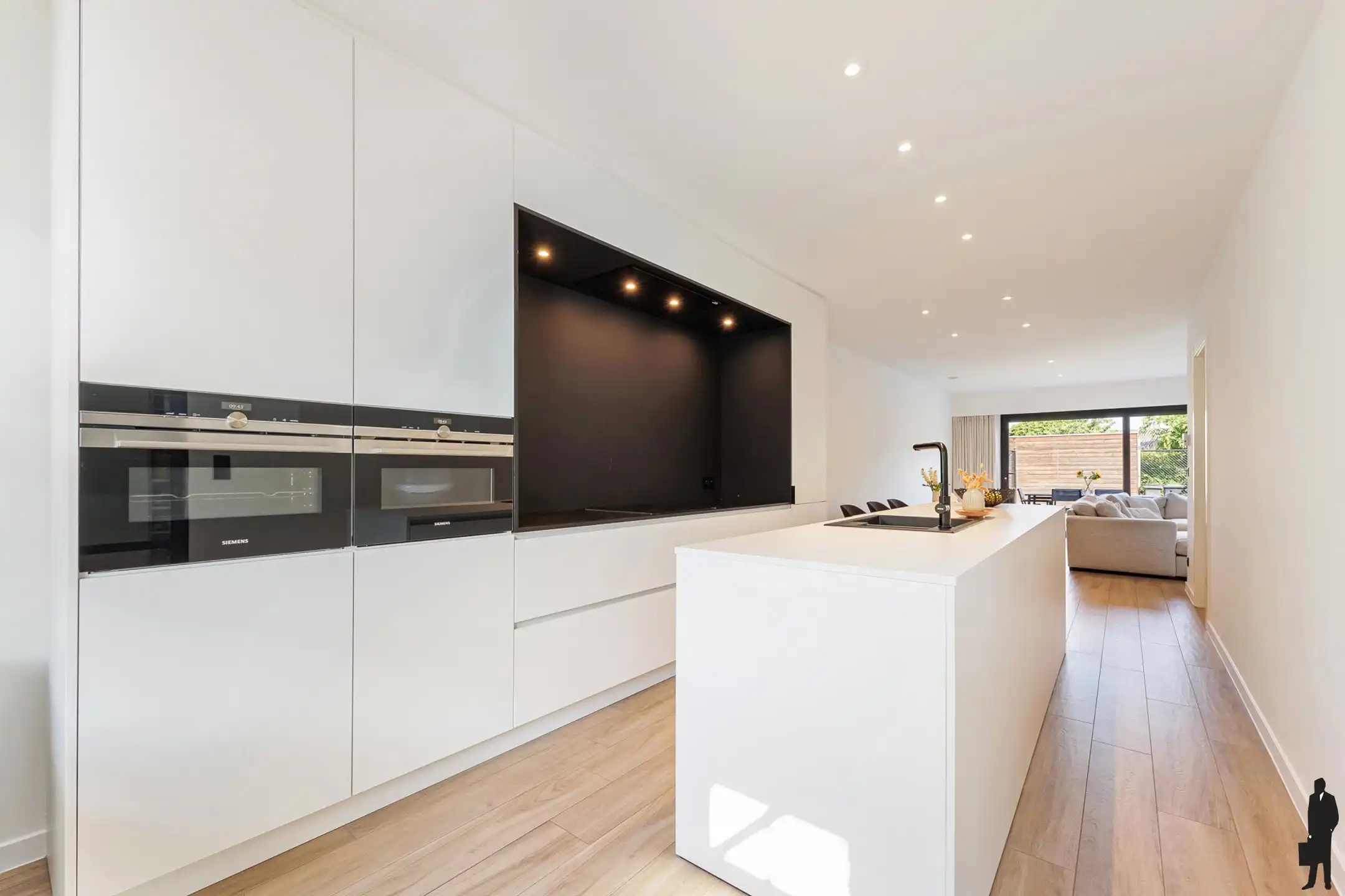 Stijlvolle gezinswoning met 4 slpk & garage in Melsele foto 7