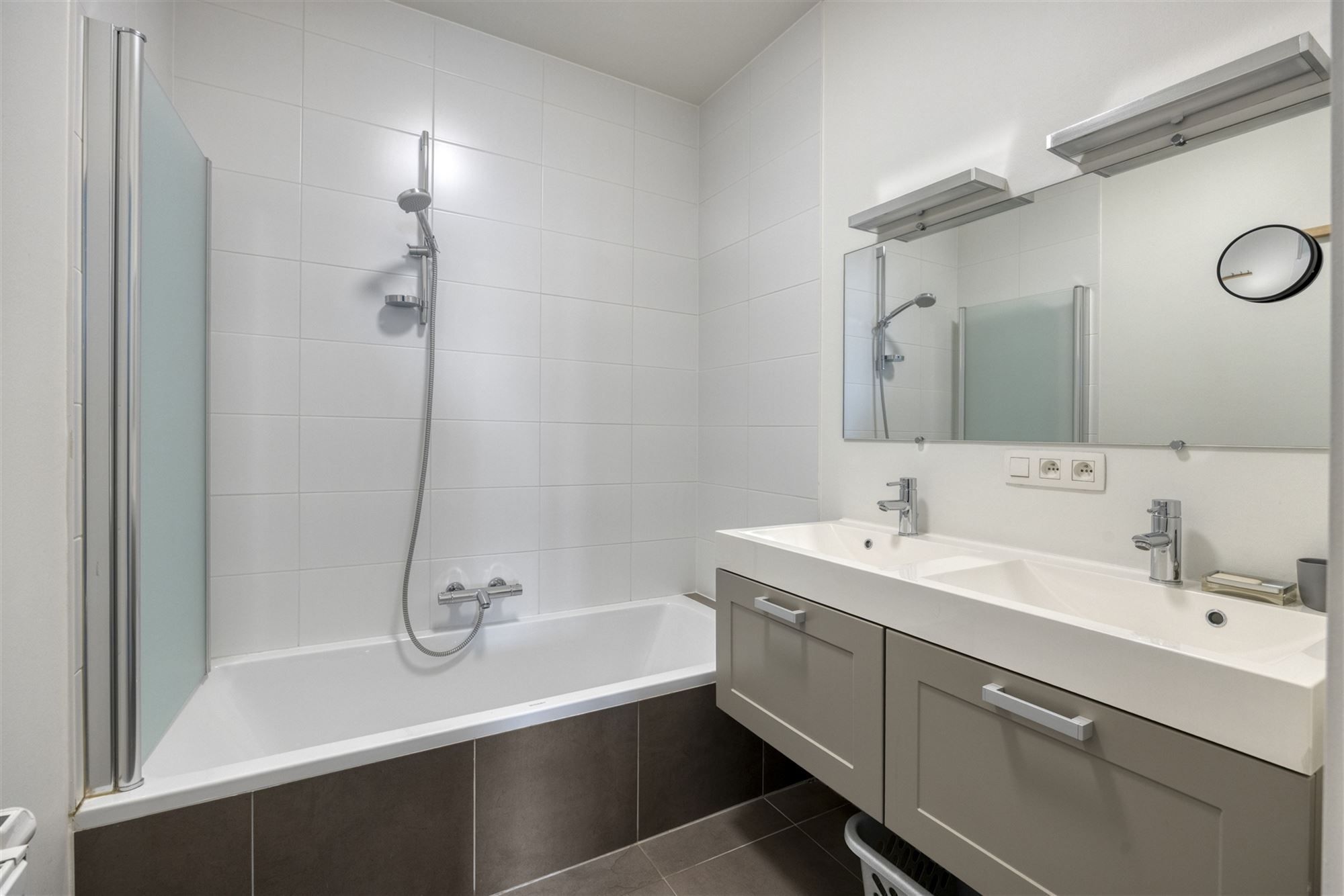 Instapklaar appartement met 2 slpks met terras in centrum Antwerpen foto 15