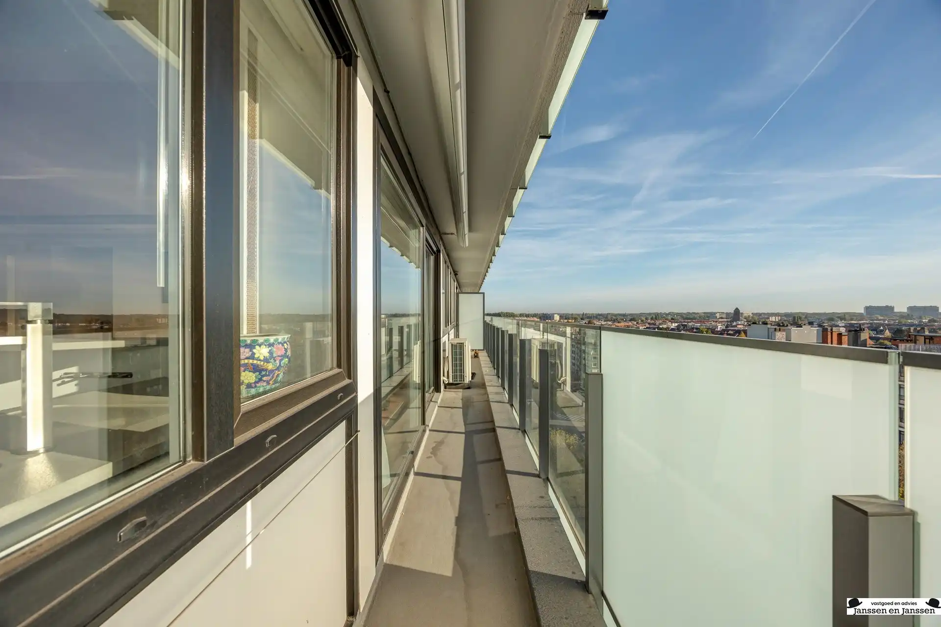 Instapklaar appartement, EPC-label A met terras en autostaanplaats foto 25