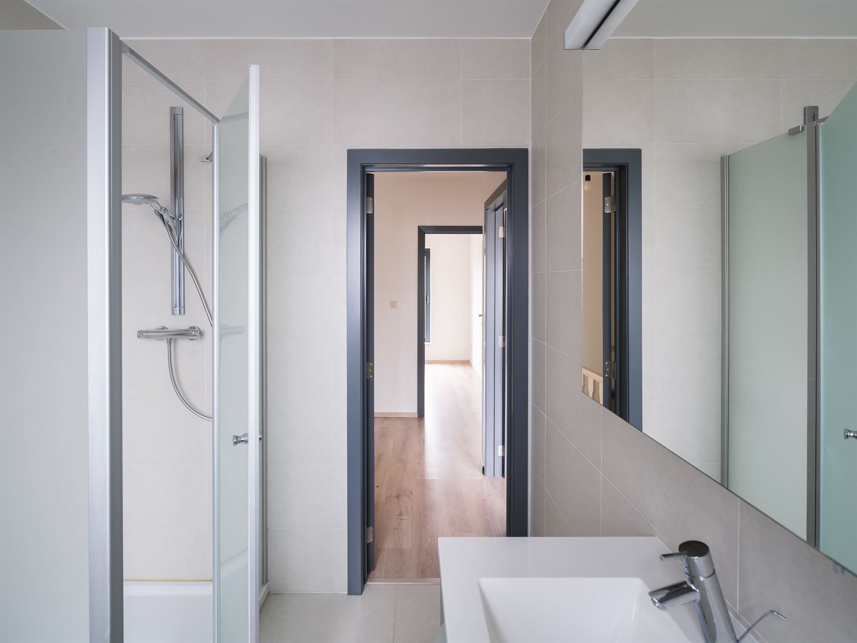 Gezinswoning met 3 slaapkamers en tuin in rustige straat. foto 15