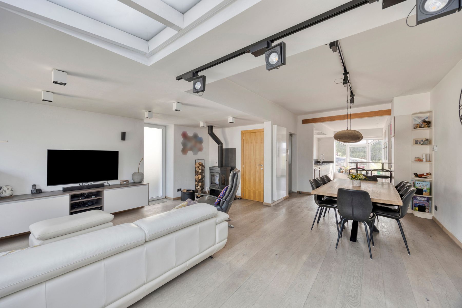 Rustig gelegen woning met garage foto 8