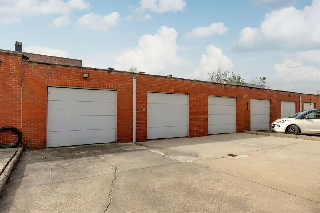 Op te frissen app met 3 slaapkamers, zonnig terras en garagebox foto 20