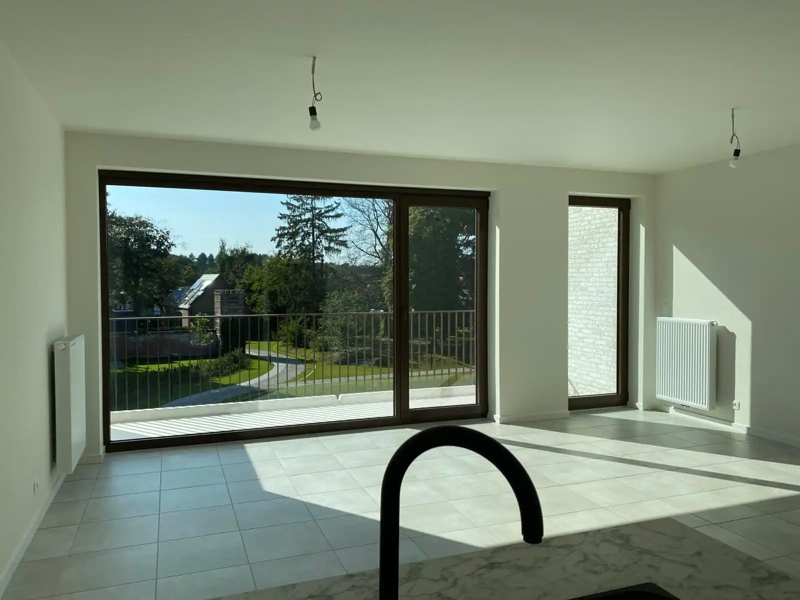 App met 2 slpk en westgericht terras in prachtige site foto 9