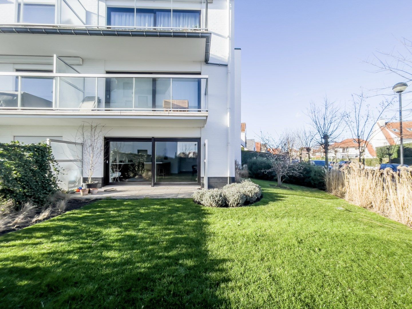 Instapklaar gelijkvloersappartement met zuid gerichte tuin gelegen nabij het Zegemeer en het CC Scharpoord. foto 4
